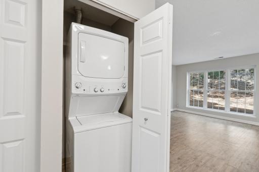 5980 Chasewood Parkway, 102, Minnetonka, MN 55343