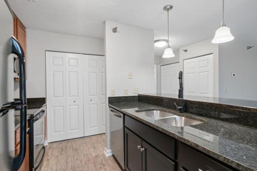 5980 Chasewood Parkway, 102, Minnetonka, MN 55343