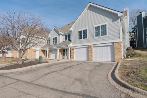 5980 Chasewood Parkway, 102, Minnetonka, MN 55343