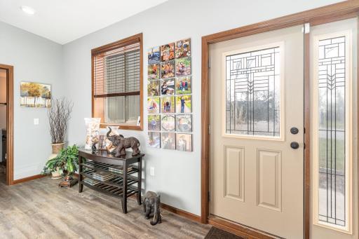 Entry of office in shop