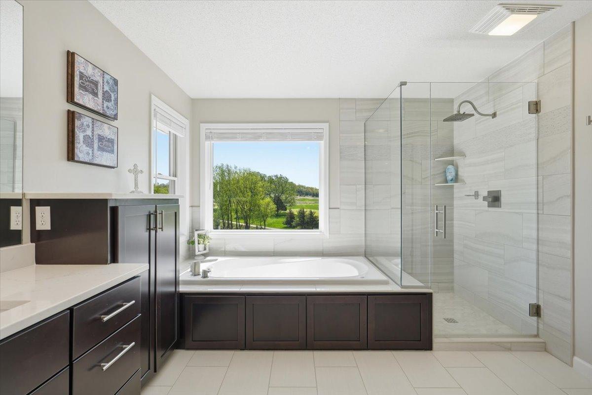 Enjoy the stars with an evening soak.