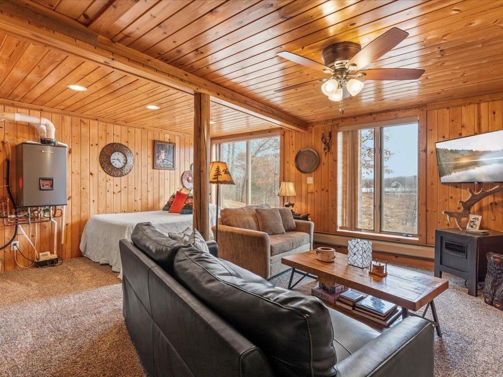 Walk-out lower living area