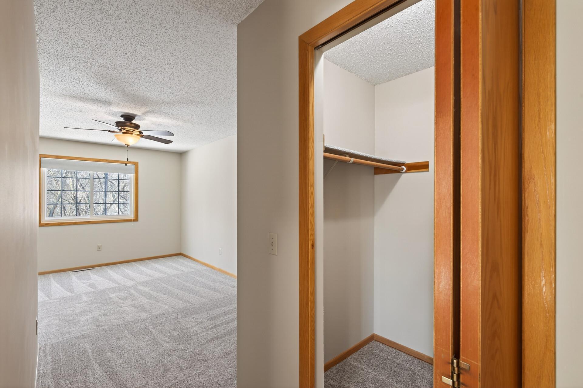 Primary Bedroom w/Walk-in Closet