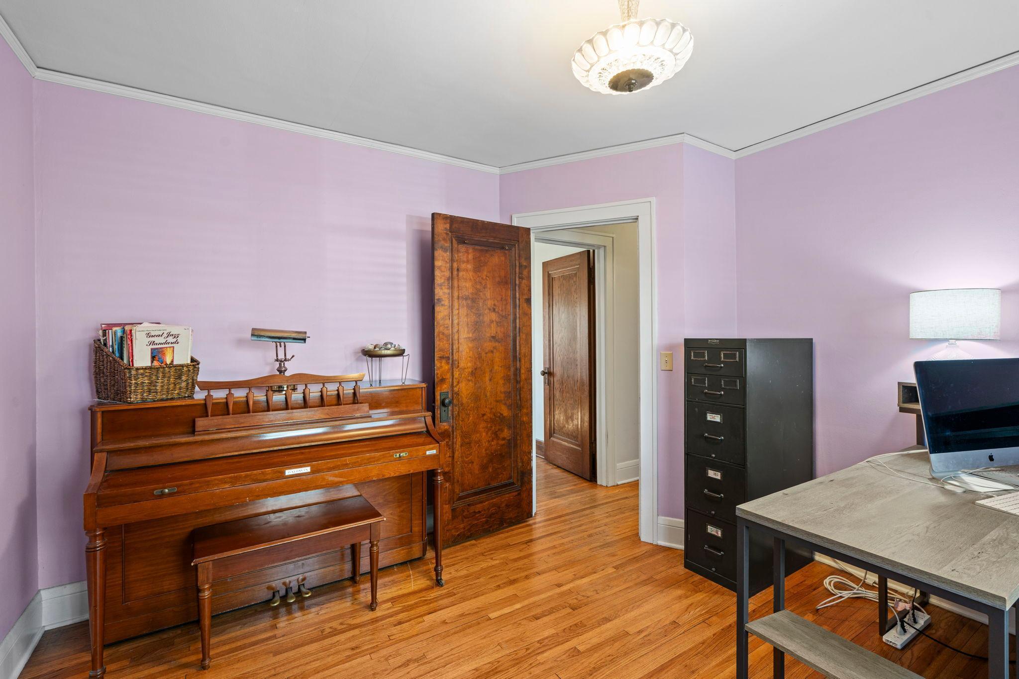 64-web-or-mls-5150 39th Ave S-266.jpg