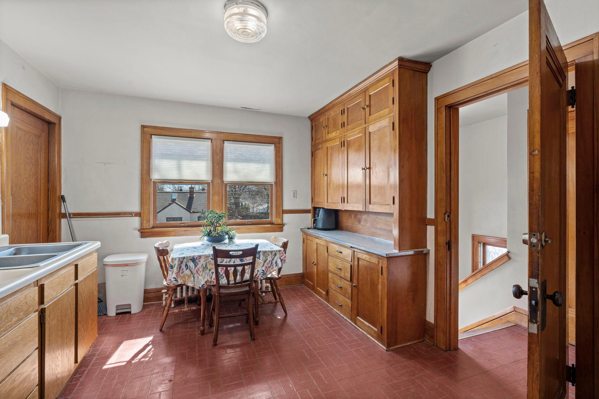 47-web-or-mls-5150 39th Ave S-336.jpg