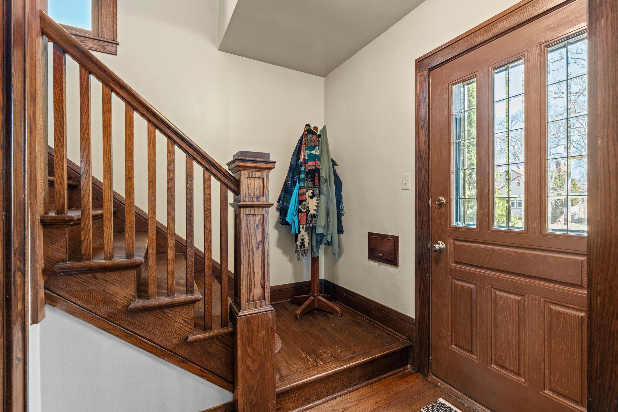 21-web-or-mls-5150 39th Ave S-146.jpg