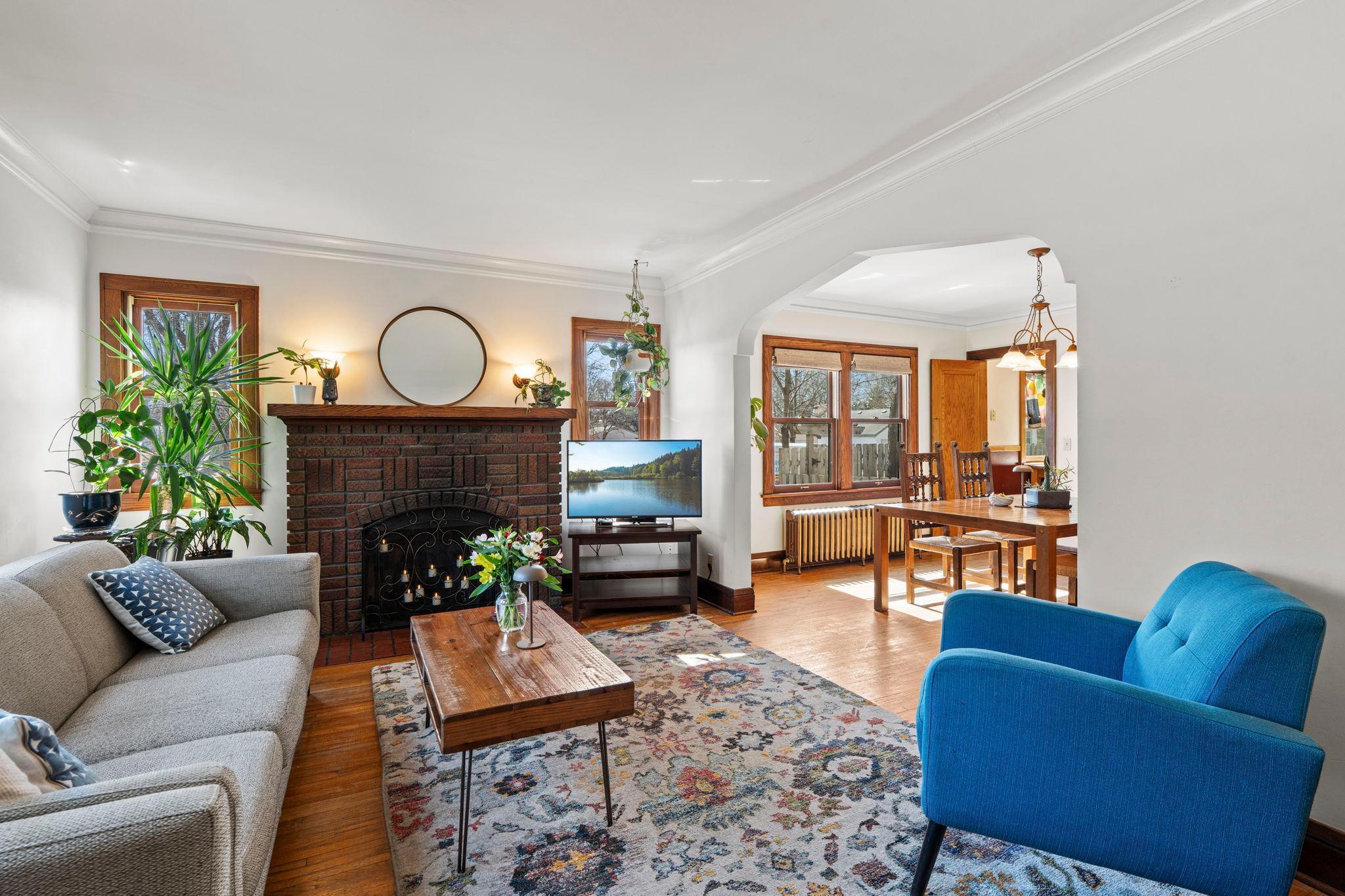 23-web-or-mls-5150 39th Ave S-156.jpg