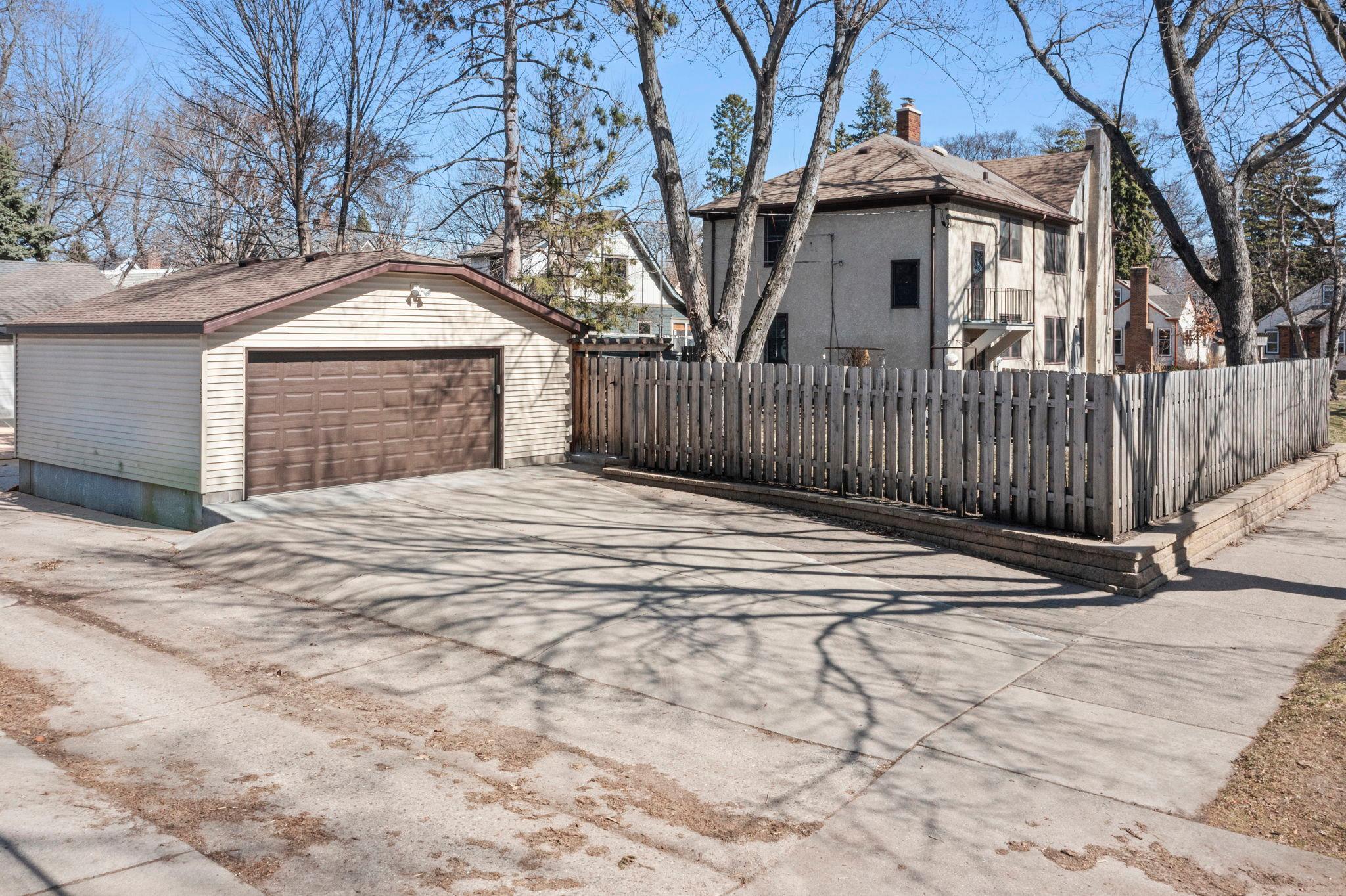 85-web-or-mls-5150 39th Ave S-27.jpg