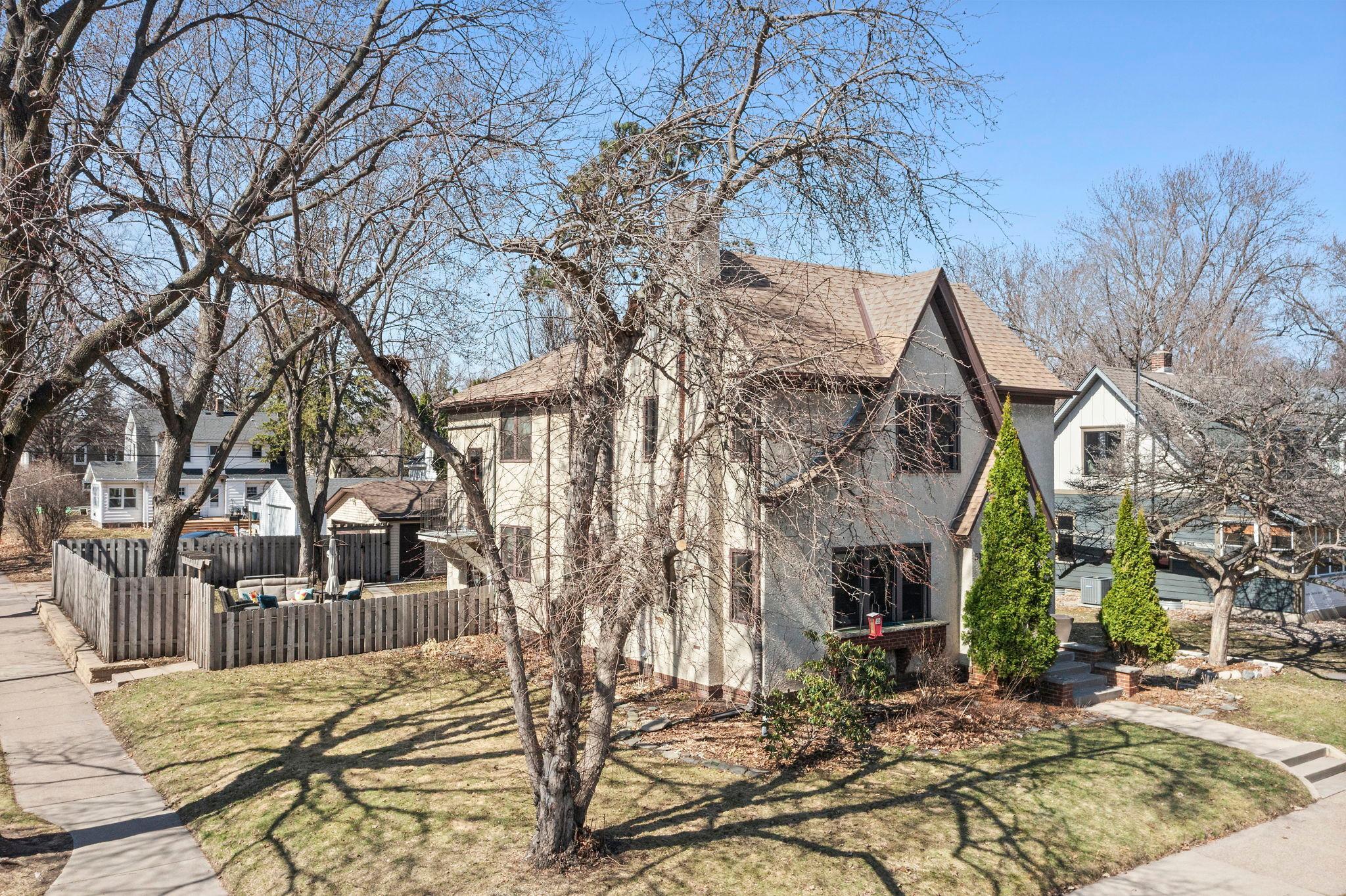 8-web-or-mls-5150 39th Ave S-1.jpg