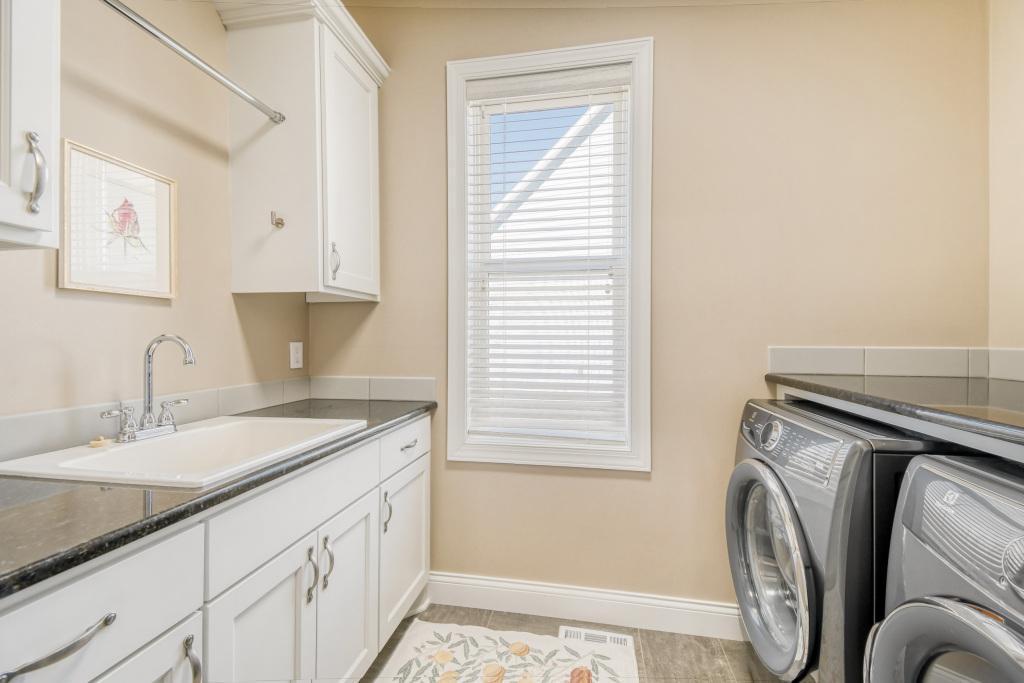 5676 Garden Drive - MLS Sized - 024 - 24 Laundry Room.jpg