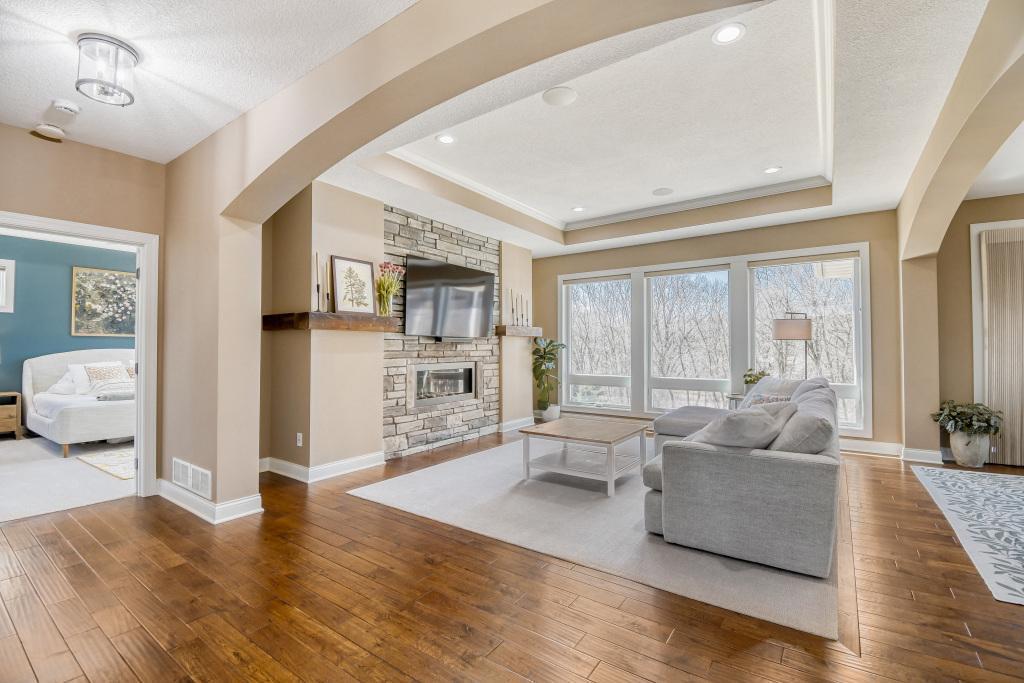 5676 Garden Drive - MLS Sized - 003 - 03 Living Room.jpg