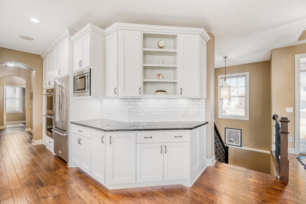 5676 Garden Drive - MLS Sized - 008 - 08 Kitchen.jpg