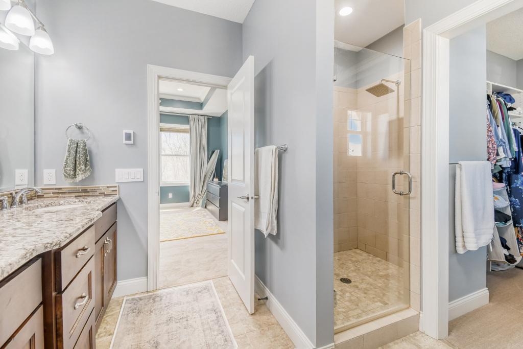 5676 Garden Drive - MLS Sized - 015 - 15 Powder Room.jpg