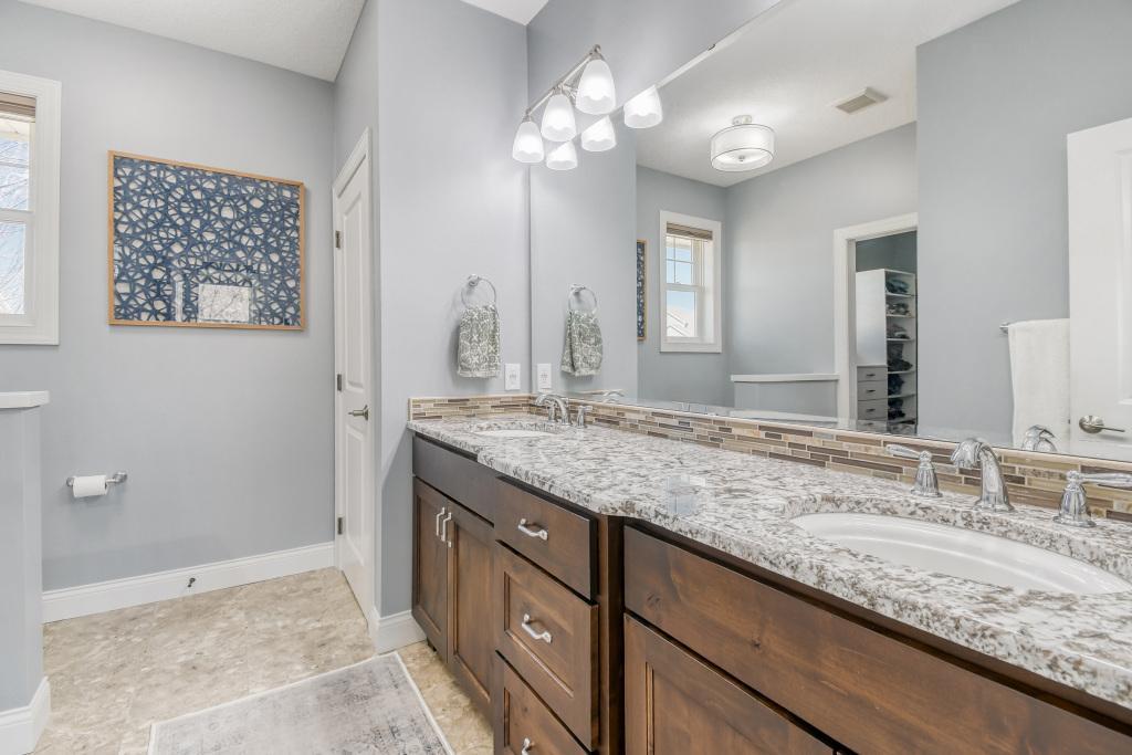 5676 Garden Drive - MLS Sized - 020 - 20 Primary Bathroom.jpg