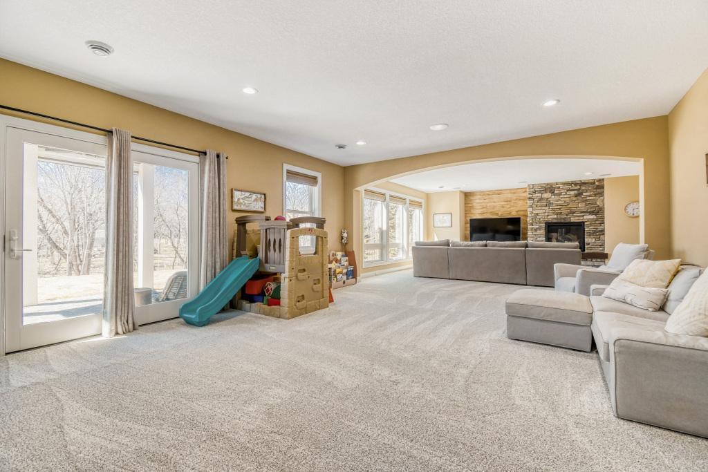 5676 Garden Drive - MLS Sized - 013 - 13 Family Room.jpg