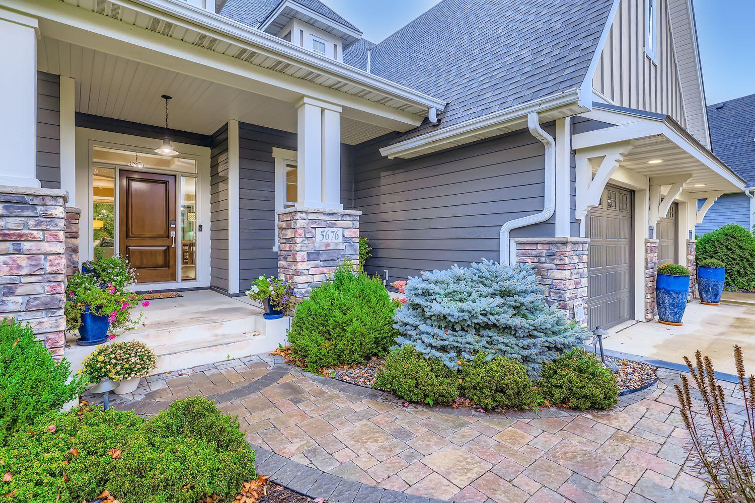 5676 Garden Drive - Web Quality - 002 - 04 Exterior Front Entry.jpg