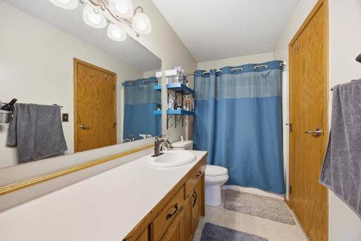 1530 29th Avenue S, Fargo, ND 58103