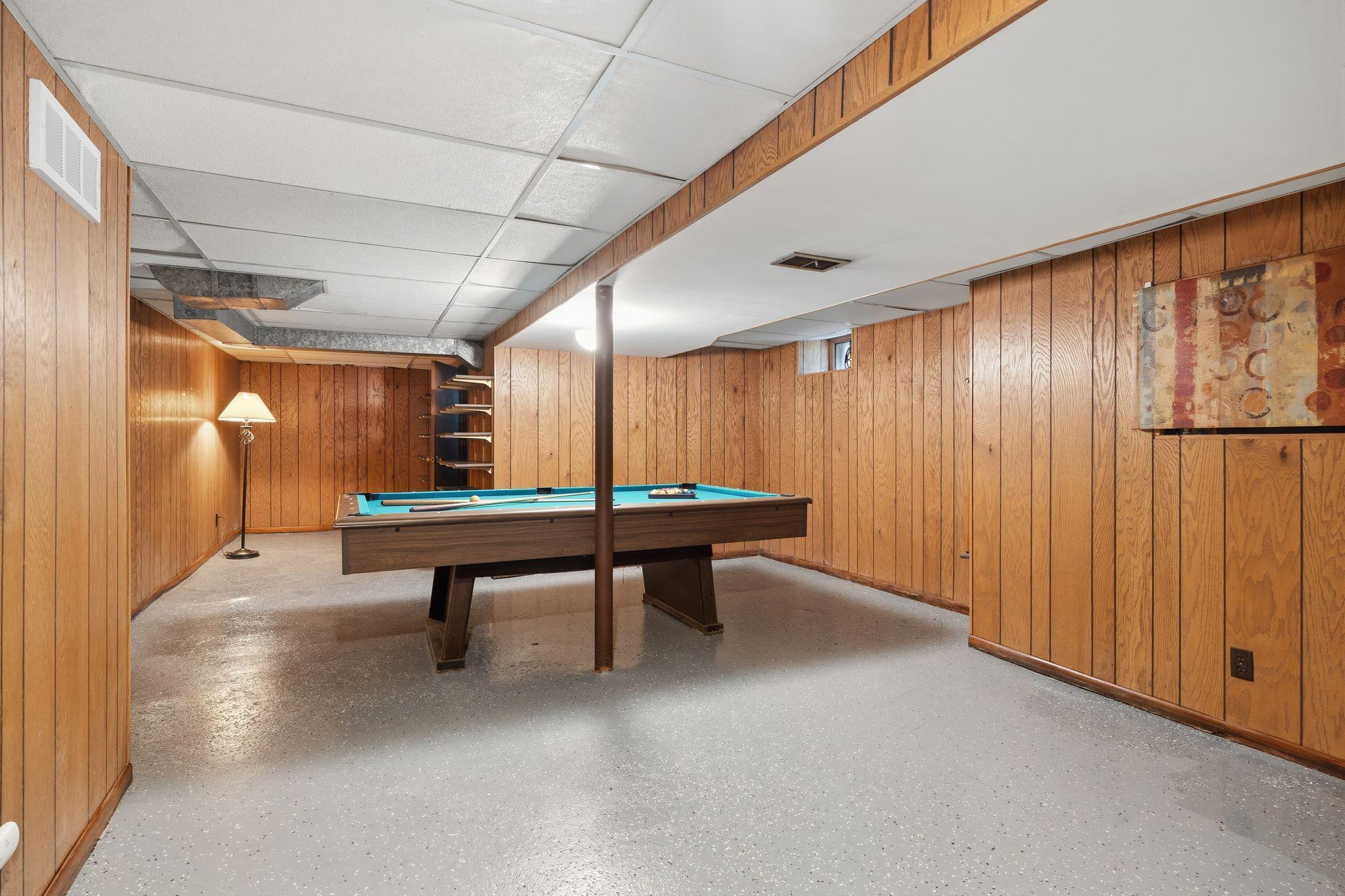 Basement recreation room