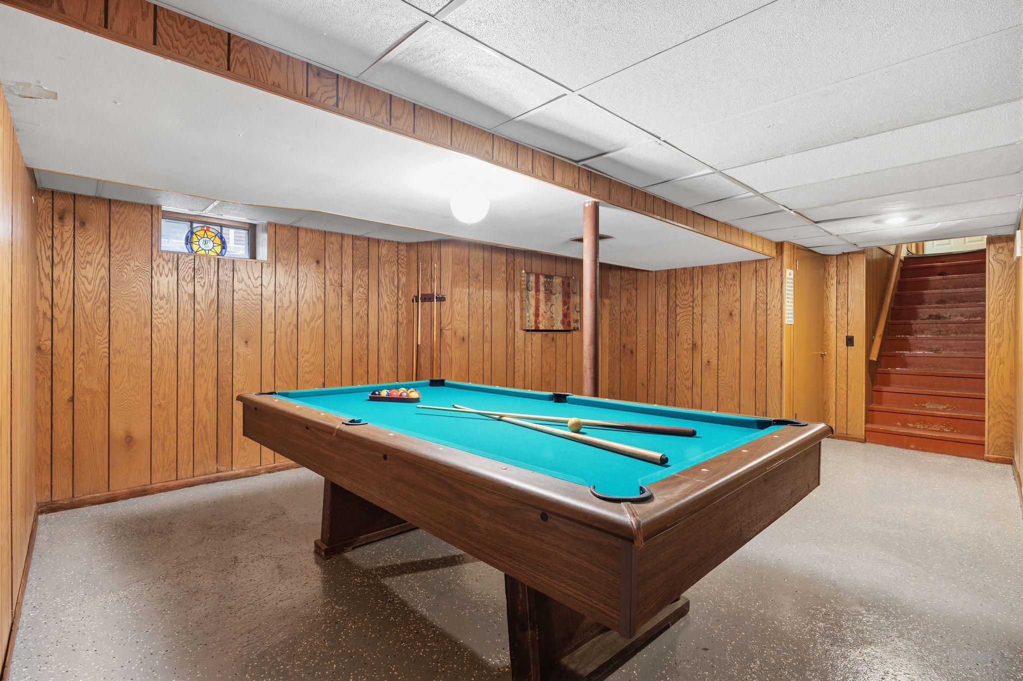 Basement recreation room