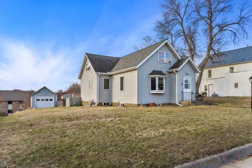117 W Van Dusen Street, Springfield, MN 56087