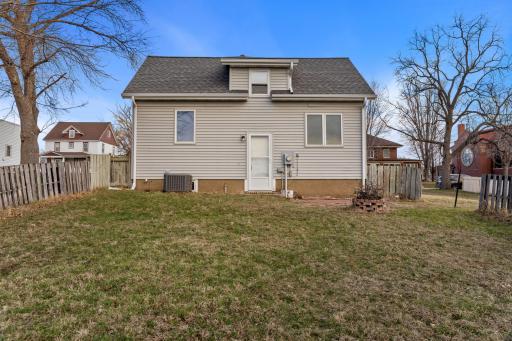 117 W Van Dusen Street, Springfield, MN 56087