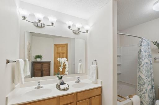 4583 Blaine Avenue, 1504, Inver Grove Heights, MN 55076