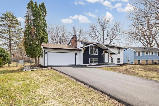 9117 31st Avenue N, Minneapolis, MN 55427