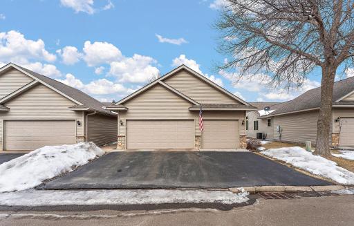Immaculate 3 bed, 2 bath 1-level townhome