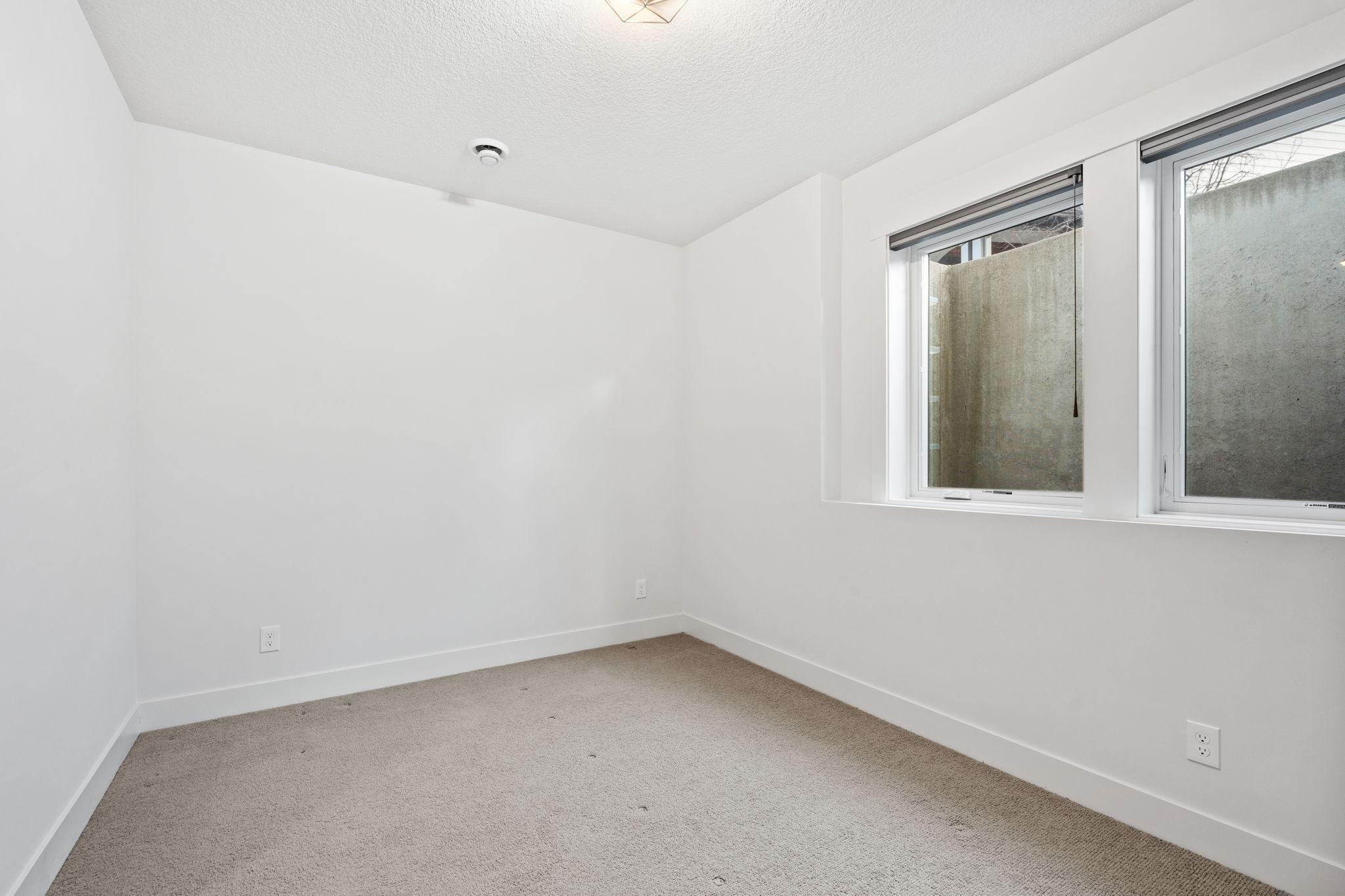 133-web-or-mls-769 Woodland Hill Ct-133.jpg