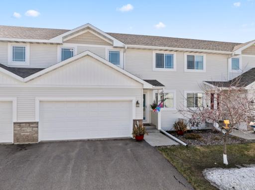 5104 61st Street NW, Rochester, MN 55901