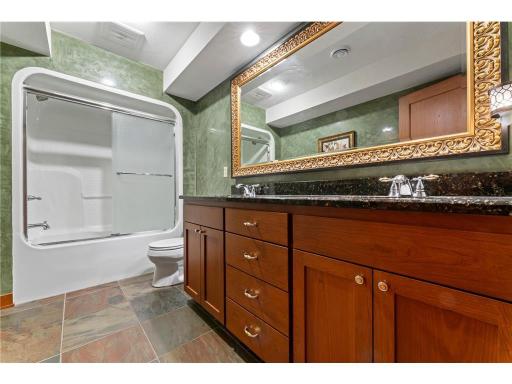 1211 Lonsdale Boulevard E, Northfield, MN 55057