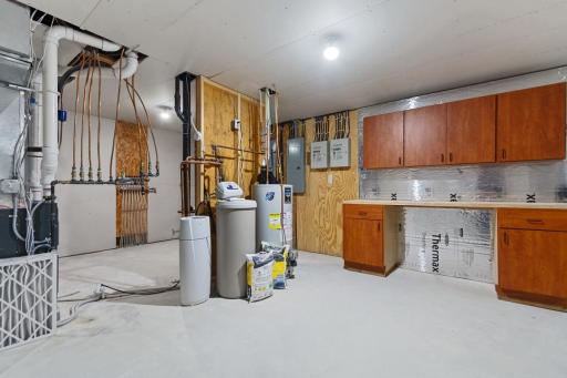 702 Valley Way, Hopkins, MN 55305