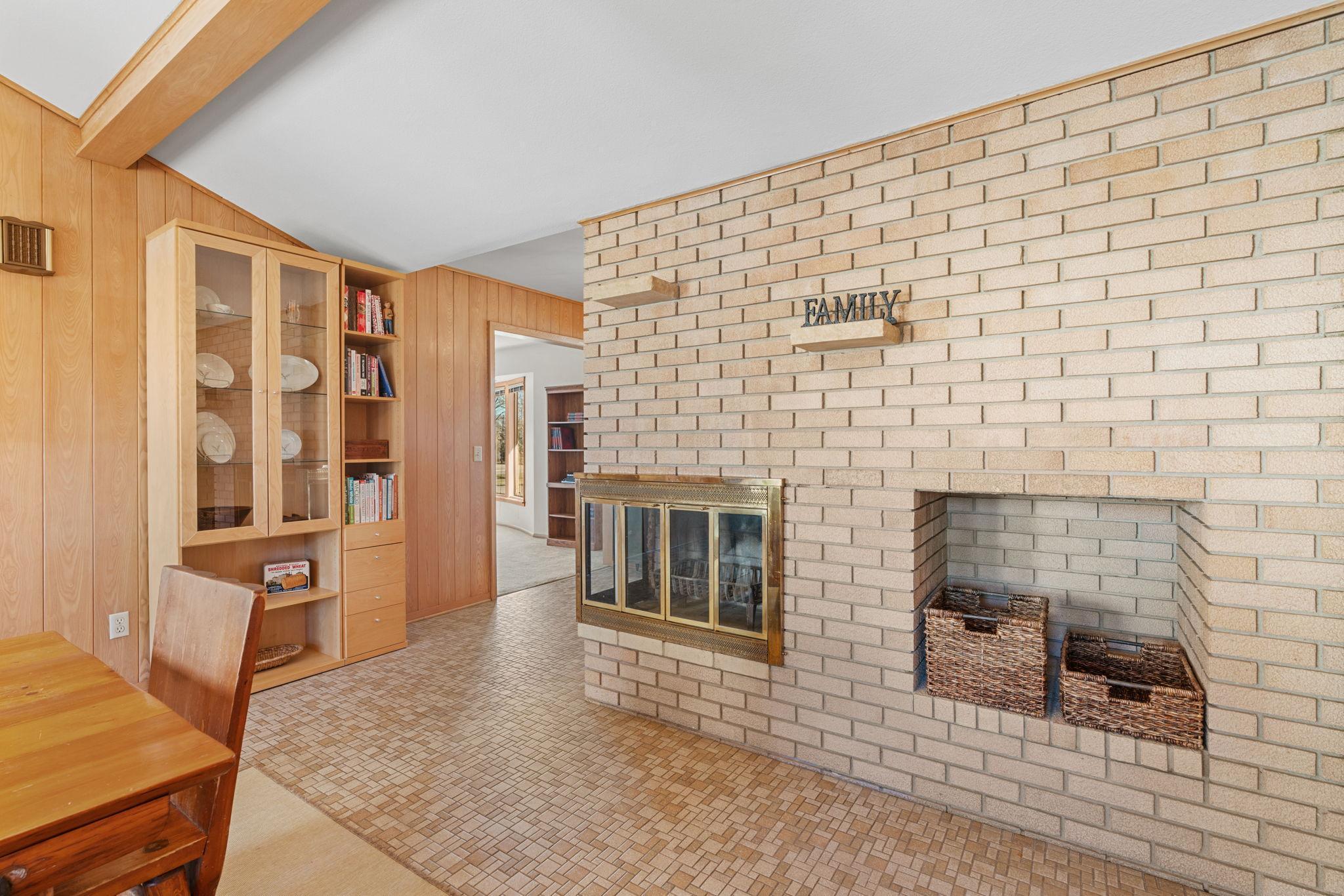 Sellers have not used this fireplace and don't know if it works. It is, however, a great decorative piece.