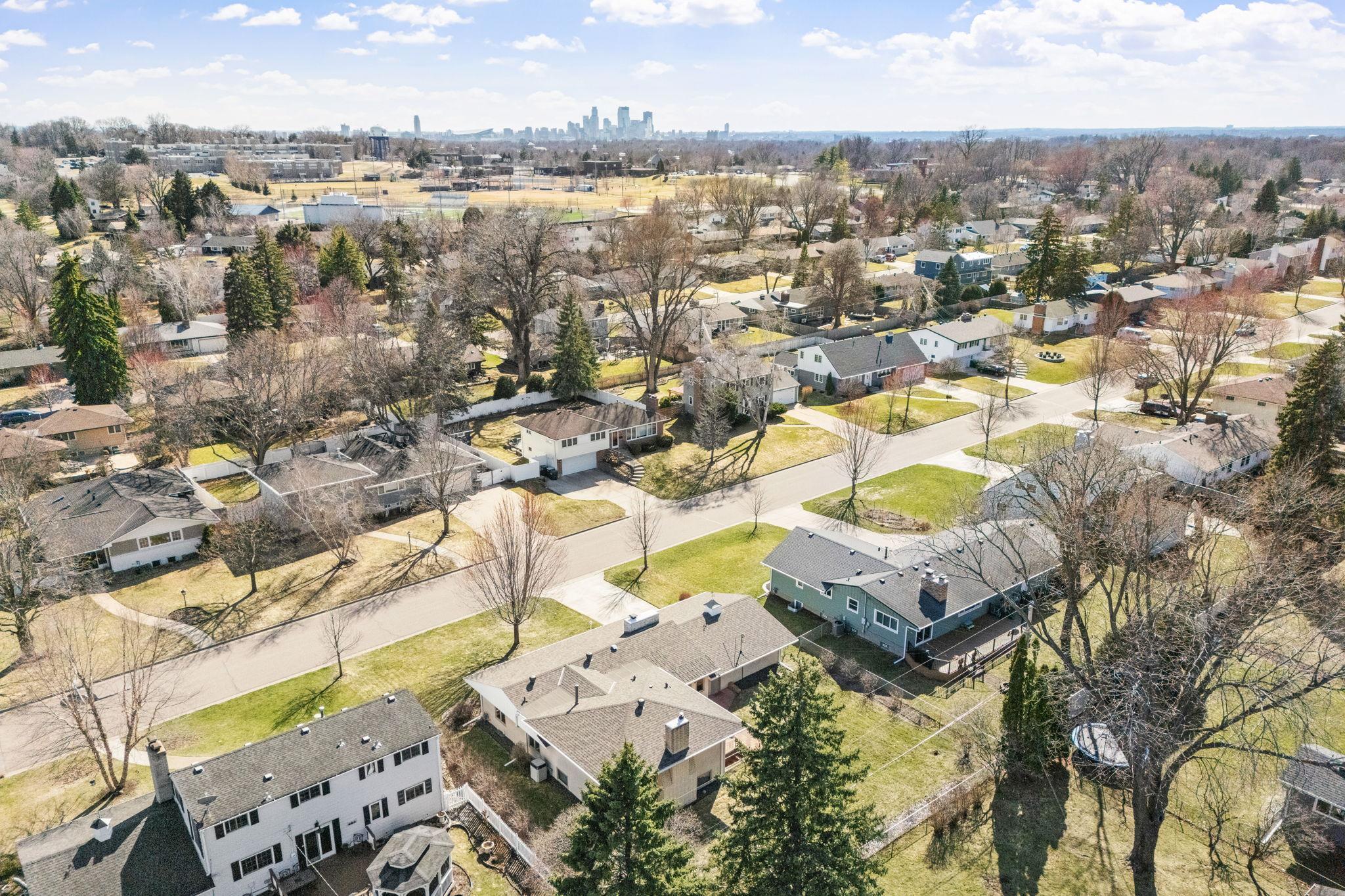 Being minutes from downtown, the U of M and airport makes this location very convenient.