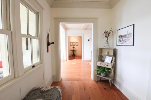 9350 Forest Rd_hallwaymainlevel.jpg