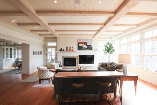 9350 Forest Rd_livingroom8.jpg