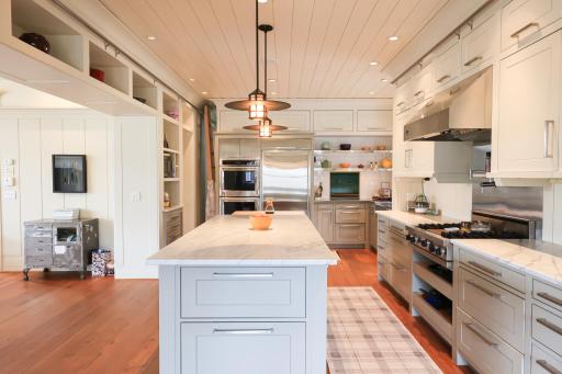 9350 Forest Rd_kitchen2.jpg
