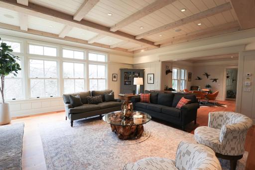 9350 Forest Rd_livingroom2.jpg