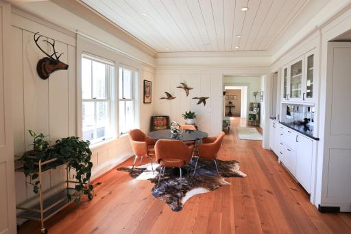 9350 Forest Rd_bararea3.jpg