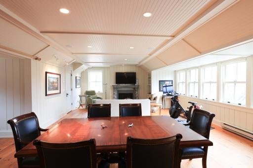 9350 Forest Rd_MILsuite4.jpg