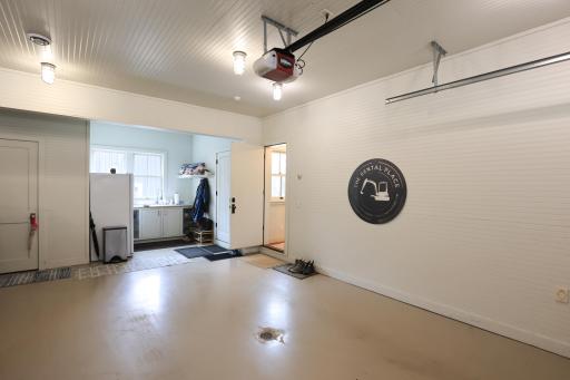 9350 Forest Rd_garage2.jpg
