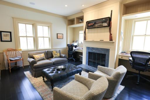 9350 Forest Rd_office.jpg