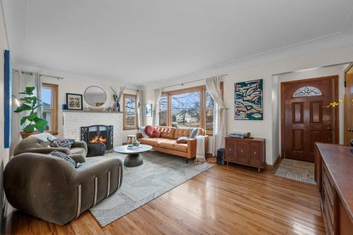 Lovely hardwood floors on the main floor~