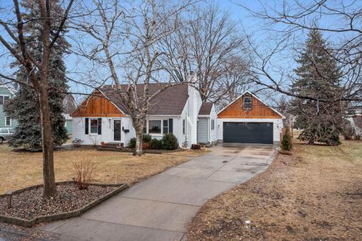 Beautiful curb appeal to this 1 1/2 story~