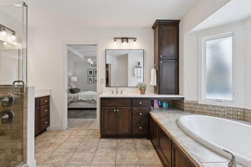 14 Woodland Road, Minneapolis, MN 55424