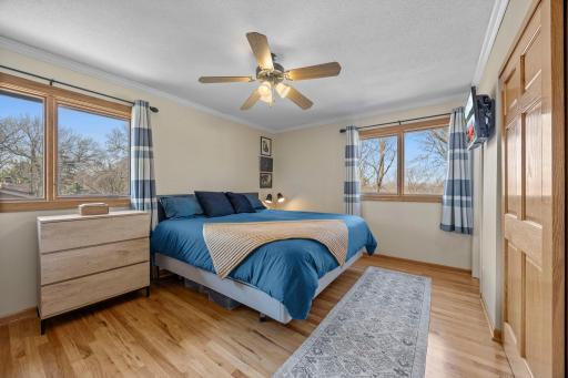 604 Thoreau Drive, Burnsville, MN 55337