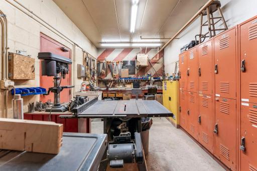 Take advantage of the workshop, fully equipped with power tools for your projects.