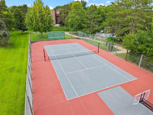 Residents can take advantage of the communityâs tennis and pickleball courts, perfect for recreation and friendly matches.