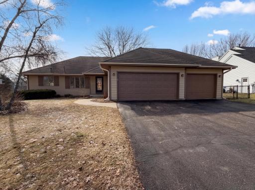 578 Prairie Circle E, Saint Paul, MN 55123