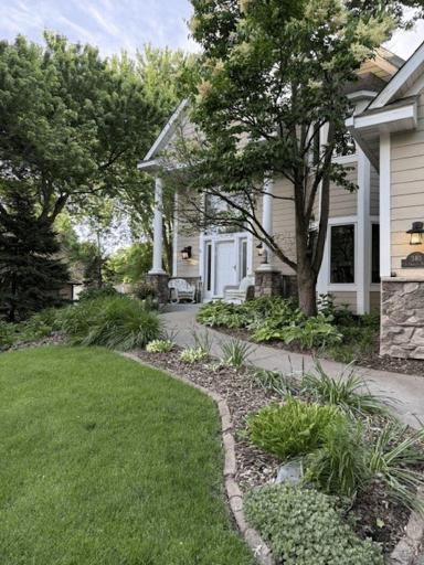 0-sidewalk_view.jpg